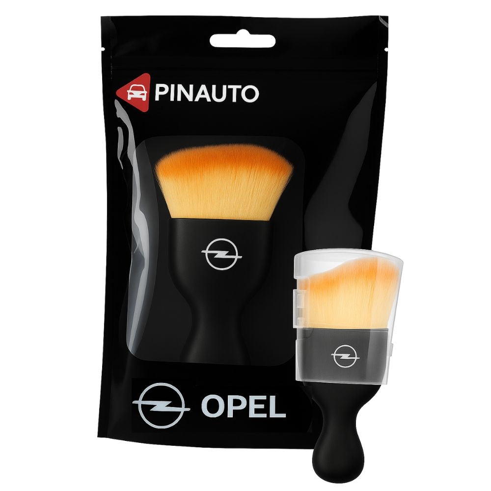 Pył wnętrza samochodu zamiatający miękki pędzel